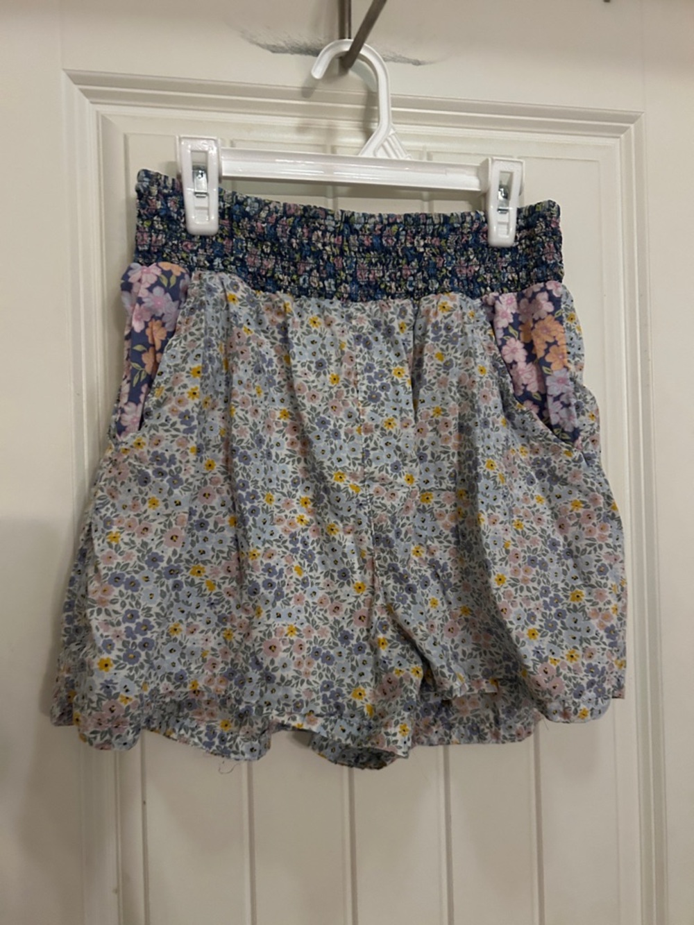 American Eagle Outfitters Floral Smocked  M Shorts - Blue, Pink, Yellow